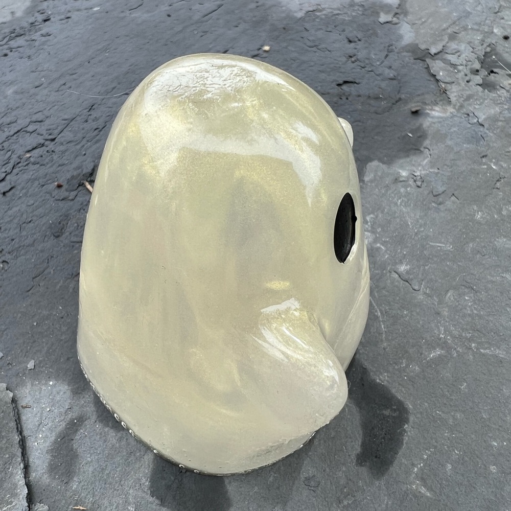 white ghost - Picture 3 of 4